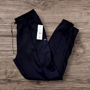 Legends Black Women's Joggers Pants - Size Small NWT